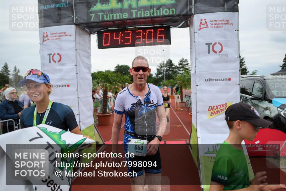 15.06.2025 - 7 Türme Triathlon Michael Strokosch http://msf.ph/oto/7998094 15.06.2025 14:33:06 Ziel 197, 527, 654, 909, 1086, 1094 meine-sportfotos.de