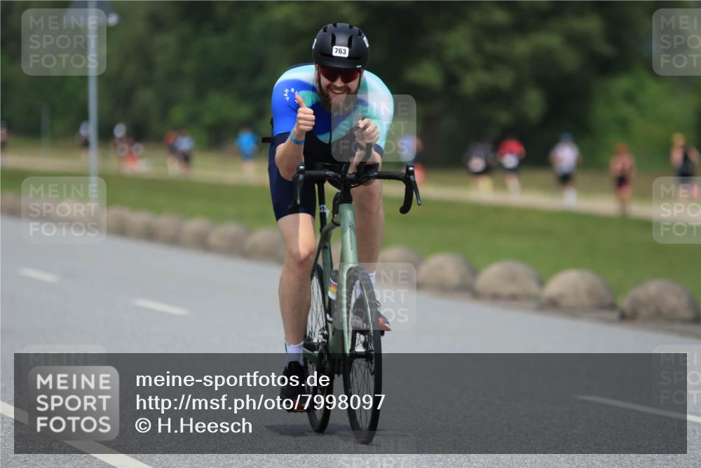 21.06.2025 - 27. Vierlanden-Triathlon H.Heesch http://msf.ph/oto/7998097 15.06.2025 12:27:34 Radfahren 763, 783, 786 meine-sportfotos.de