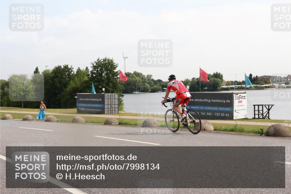 15.06.2025 - 27. Vierlanden-Triathlon H.Heesch http://msf.ph/oto/7998134 15.06.2025 09:45:59 Radfahren 19, 78, 108, 162 meine-sportfotos.de
