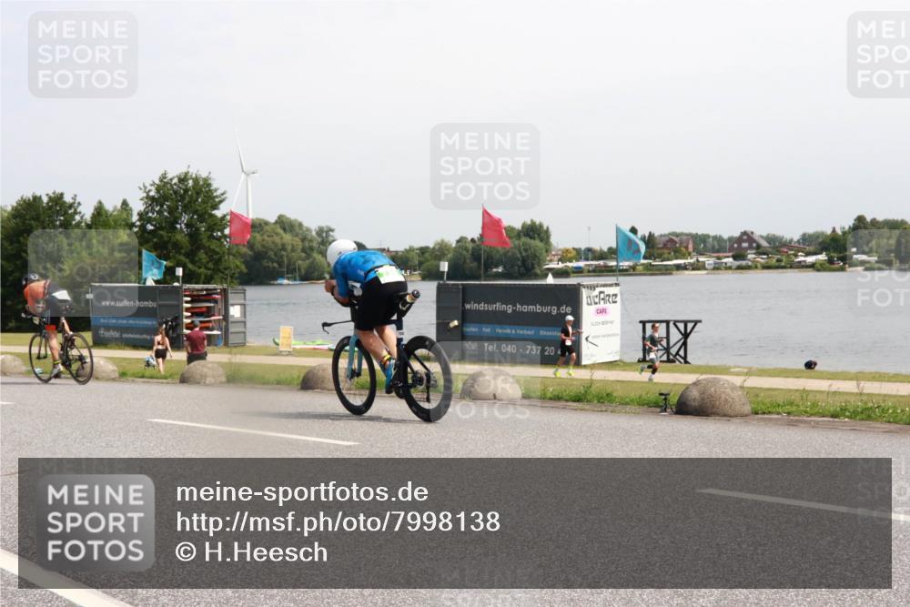 21.06.2025 - 27. Vierlanden-Triathlon H.Heesch http://msf.ph/oto/7998138 15.06.2025 11:35:16 Radfahren 695 meine-sportfotos.de