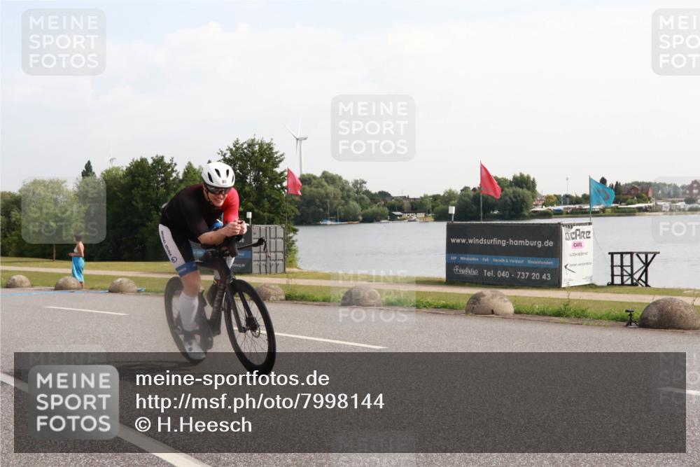 15.06.2025 - 27. Vierlanden-Triathlon H.Heesch http://msf.ph/oto/7998144 15.06.2025 09:46:11 Radfahren 85 meine-sportfotos.de