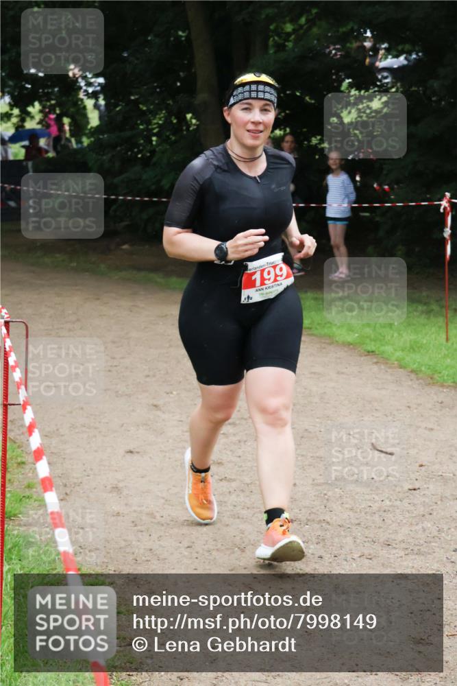 21.06.2025 - 27. Vierlanden-Triathlon Lena Gebhardt http://msf.ph/oto/7998149 15.06.2025 13:56:05 Laufen 199 meine-sportfotos.de