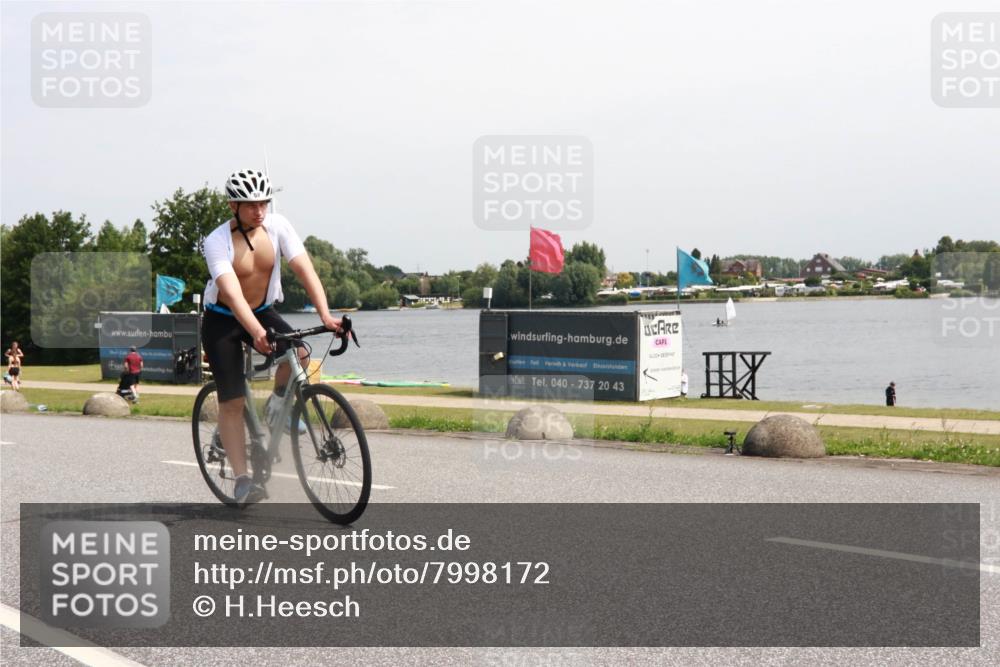 21.06.2025 - 27. Vierlanden-Triathlon H.Heesch http://msf.ph/oto/7998172 15.06.2025 11:35:27 Radfahren 58, 656, 922 meine-sportfotos.de