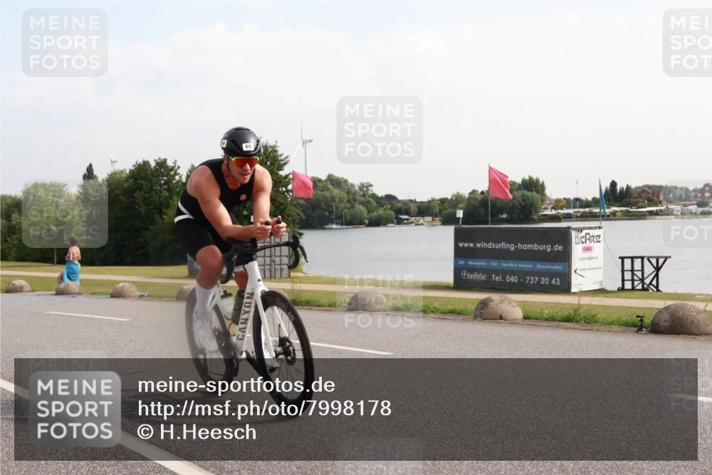 15.06.2025 - 27. Vierlanden-Triathlon H.Heesch http://msf.ph/oto/7998178 15.06.2025 09:46:22 Radfahren 51, 69, 181, 226 meine-sportfotos.de