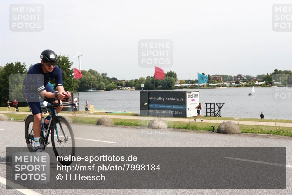 21.06.2025 - 27. Vierlanden-Triathlon H.Heesch http://msf.ph/oto/7998184 15.06.2025 11:35:39 Radfahren 705 meine-sportfotos.de
