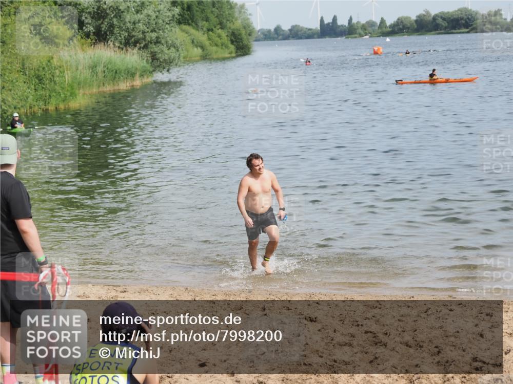 21.06.2025 - 27. Vierlanden-Triathlon MichiJ http://msf.ph/oto/7998200 15.06.2026 10:00:07 Schwimmen 290 meine-sportfotos.de