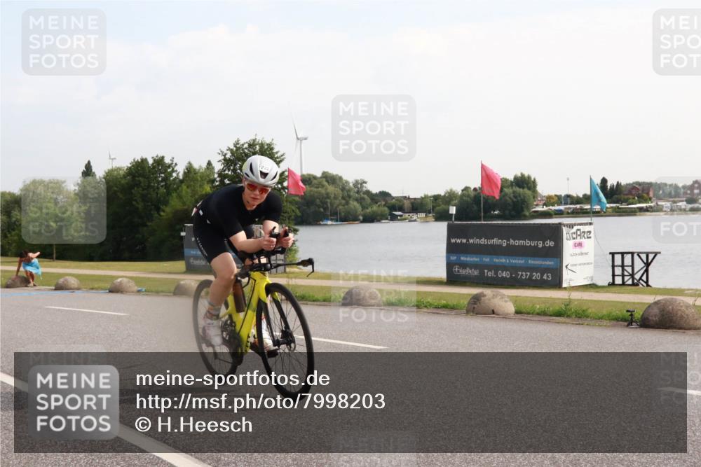 15.06.2025 - 27. Vierlanden-Triathlon H.Heesch http://msf.ph/oto/7998203 15.06.2025 09:46:46 Radfahren 222 meine-sportfotos.de