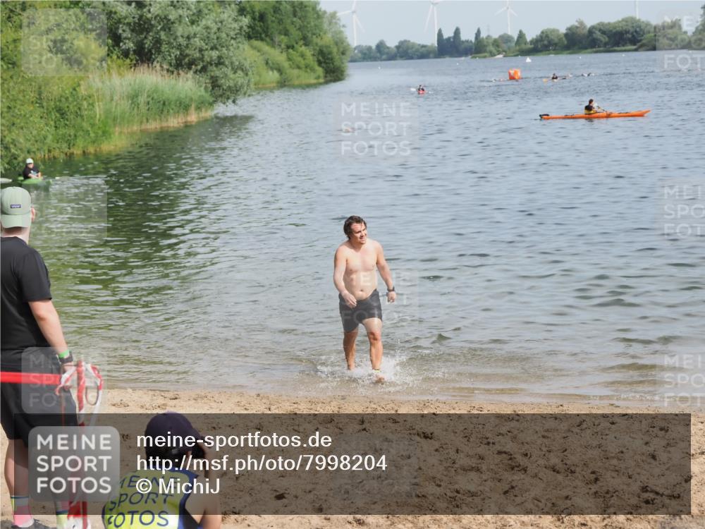 21.06.2025 - 27. Vierlanden-Triathlon MichiJ http://msf.ph/oto/7998204 15.06.2026 10:00:07 Schwimmen 290 meine-sportfotos.de
