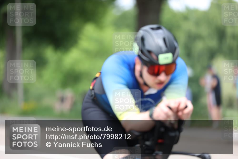 15.06.2025 - 7 Türme Triathlon Yannick Fuchs http://msf.ph/oto/7998212 15.06.2025 13:13:06 Radfahren 214, 233, 243, 276, 370, 414, 812 meine-sportfotos.de