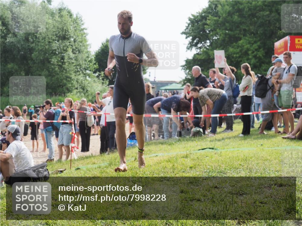 15.06.2025 - 27. Vierlanden-Triathlon KatJ http://msf.ph/oto/7998228 15.06.2025 09:56:05 Schwimmen 268, 277, 283, 285, 308, 310, 312, 322, 357 meine-sportfotos.de