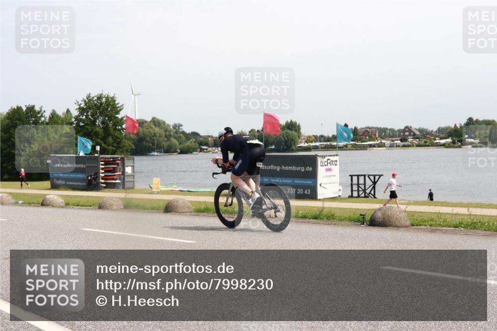 21.06.2025 - 27. Vierlanden-Triathlon H.Heesch http://msf.ph/oto/7998230 15.06.2025 11:35:49 Radfahren 70, 735, 903 meine-sportfotos.de