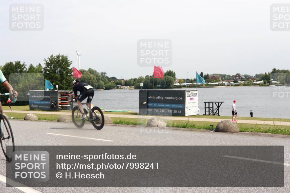 21.06.2025 - 27. Vierlanden-Triathlon H.Heesch http://msf.ph/oto/7998241 15.06.2025 11:35:49 Radfahren 70, 735, 903 meine-sportfotos.de