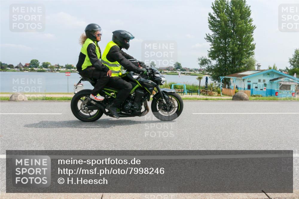 21.06.2025 - 27. Vierlanden-Triathlon H.Heesch http://msf.ph/oto/7998246 15.06.2025 12:29:46 Radfahren 937, 951, 989, 990, 991, 992, 993 meine-sportfotos.de
