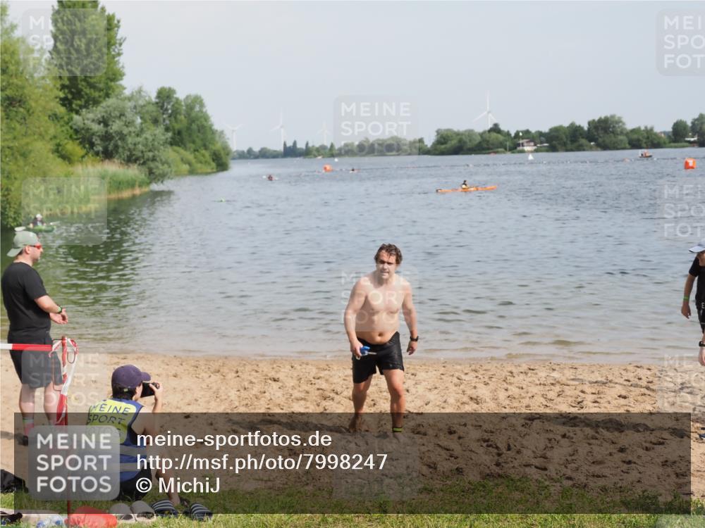 21.06.2025 - 27. Vierlanden-Triathlon MichiJ http://msf.ph/oto/7998247 15.06.2026 10:00:13 Schwimmen 290 meine-sportfotos.de