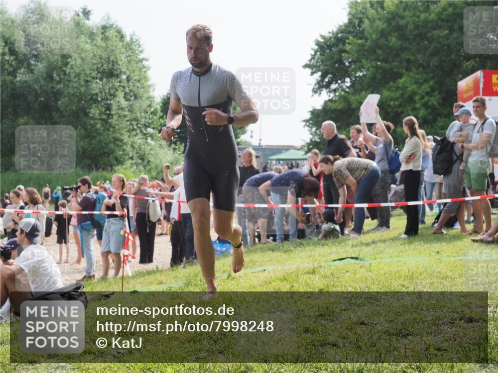 15.06.2025 - 27. Vierlanden-Triathlon KatJ http://msf.ph/oto/7998248 15.06.2025 09:56:05 Schwimmen 268, 277, 283, 285, 308, 310, 312, 322, 357 meine-sportfotos.de