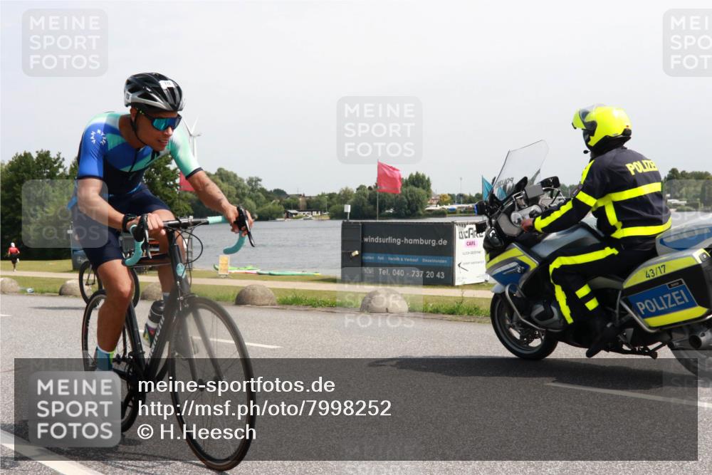 21.06.2025 - 27. Vierlanden-Triathlon H.Heesch http://msf.ph/oto/7998252 15.06.2025 11:35:49 Radfahren 70, 735, 903 meine-sportfotos.de