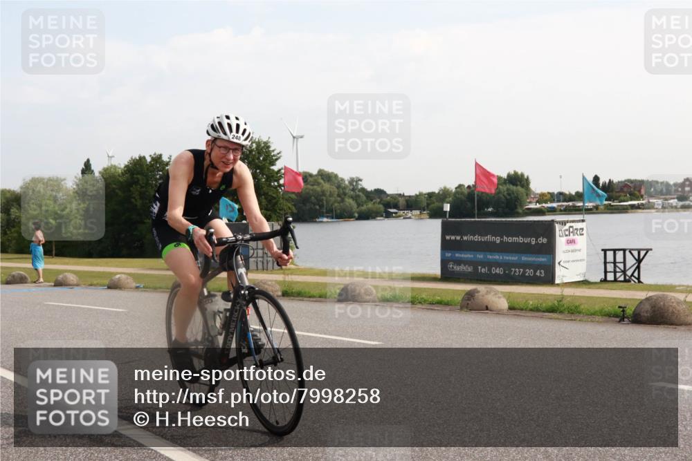 15.06.2025 - 27. Vierlanden-Triathlon H.Heesch http://msf.ph/oto/7998258 15.06.2025 09:47:25 Radfahren 248 meine-sportfotos.de