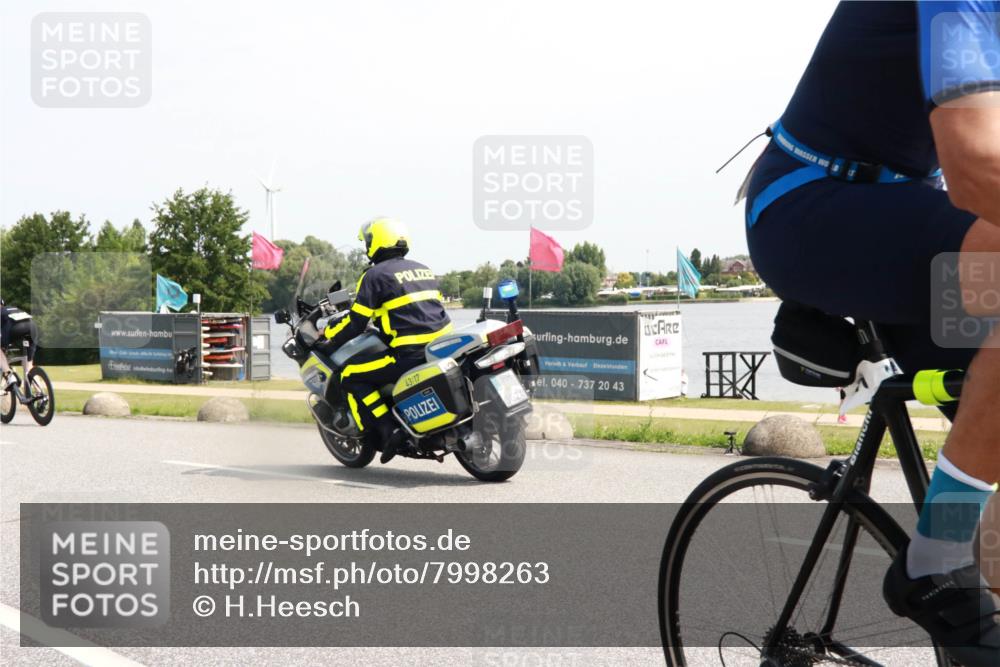 21.06.2025 - 27. Vierlanden-Triathlon H.Heesch http://msf.ph/oto/7998263 15.06.2025 11:35:50 Radfahren 70, 735, 736 meine-sportfotos.de