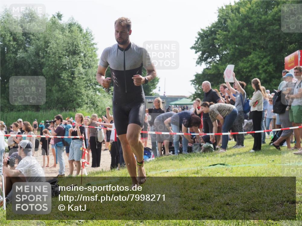 15.06.2025 - 27. Vierlanden-Triathlon KatJ http://msf.ph/oto/7998271 15.06.2025 09:56:05 Schwimmen 268, 277, 283, 285, 308, 310, 312, 322, 357 meine-sportfotos.de