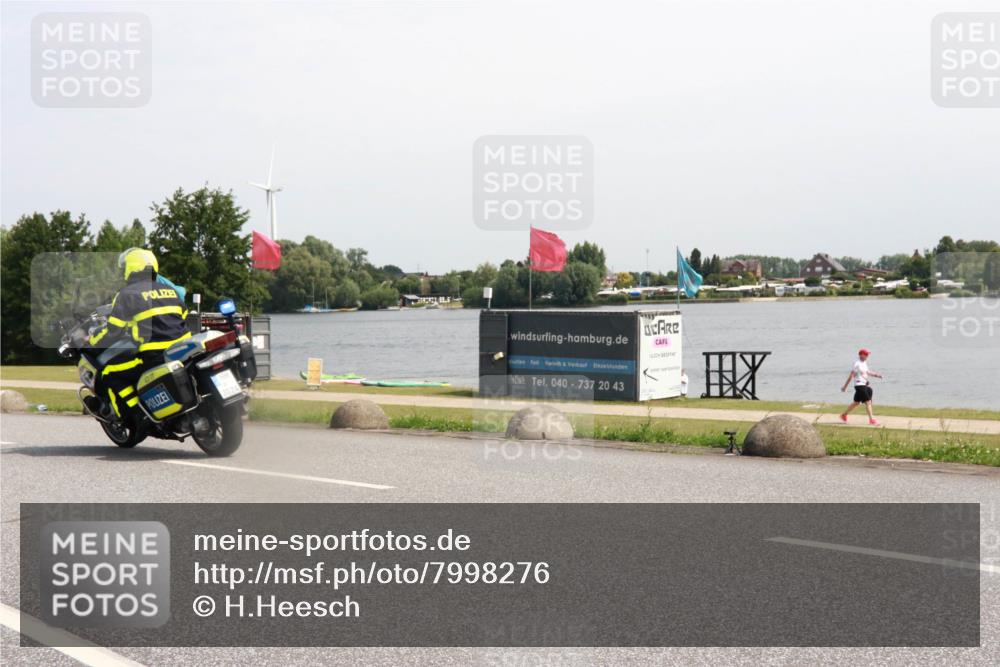 21.06.2025 - 27. Vierlanden-Triathlon H.Heesch http://msf.ph/oto/7998276 15.06.2025 11:35:50 Radfahren 70, 735, 736 meine-sportfotos.de
