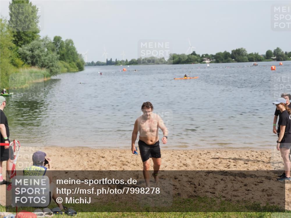 21.06.2025 - 27. Vierlanden-Triathlon MichiJ http://msf.ph/oto/7998278 15.06.2026 10:00:14 Schwimmen 290 meine-sportfotos.de