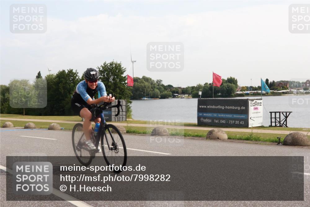 15.06.2025 - 27. Vierlanden-Triathlon H.Heesch http://msf.ph/oto/7998282 15.06.2025 09:48:06 Radfahren 219 meine-sportfotos.de