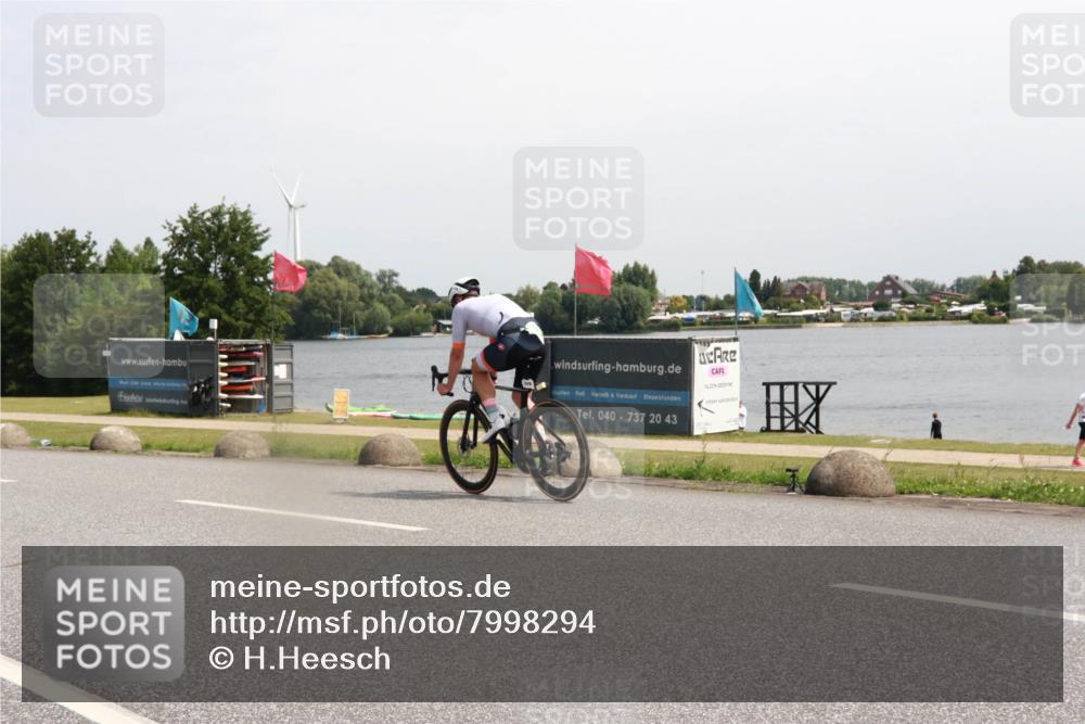 21.06.2025 - 27. Vierlanden-Triathlon H.Heesch http://msf.ph/oto/7998294 15.06.2025 11:35:52 Radfahren 70, 735, 736 meine-sportfotos.de