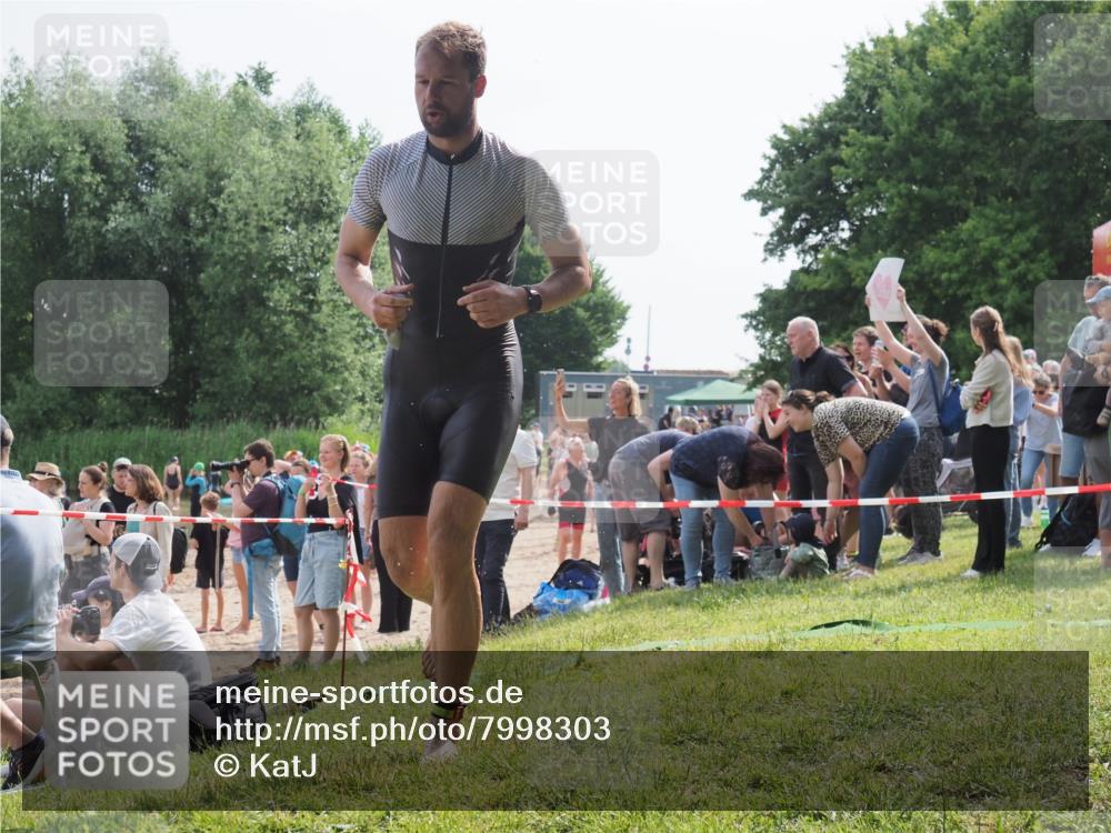 15.06.2025 - 27. Vierlanden-Triathlon KatJ http://msf.ph/oto/7998303 15.06.2025 09:56:05 Schwimmen 268, 277, 283, 285, 308, 310, 312, 322, 357 meine-sportfotos.de