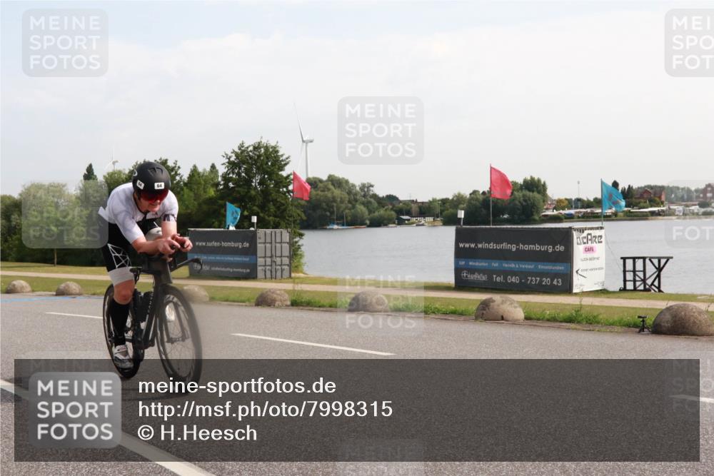 15.06.2025 - 27. Vierlanden-Triathlon H.Heesch http://msf.ph/oto/7998315 15.06.2025 09:48:17 Radfahren 6, 60, 64, 246 meine-sportfotos.de