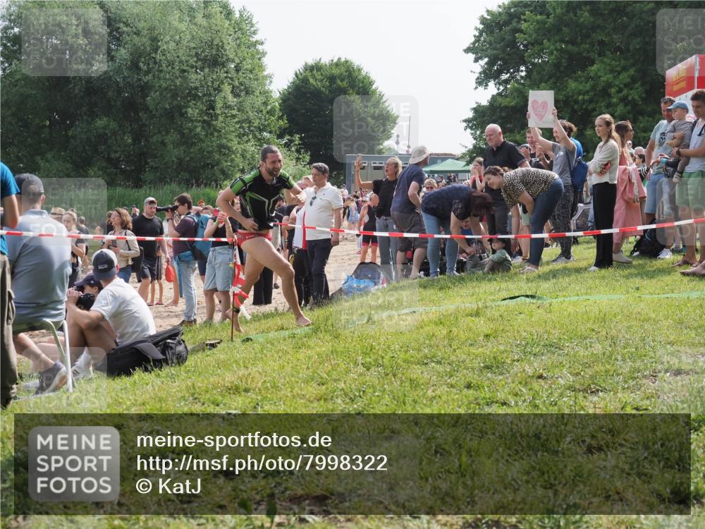 15.06.2025 - 27. Vierlanden-Triathlon KatJ http://msf.ph/oto/7998322 15.06.2025 09:56:07 Schwimmen 268, 277, 285, 308, 310, 312, 357 meine-sportfotos.de
