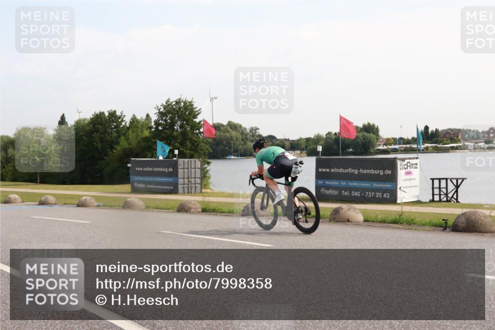 15.06.2025 - 27. Vierlanden-Triathlon H.Heesch http://msf.ph/oto/7998358 15.06.2025 09:48:41 Radfahren 30, 159, 247 meine-sportfotos.de