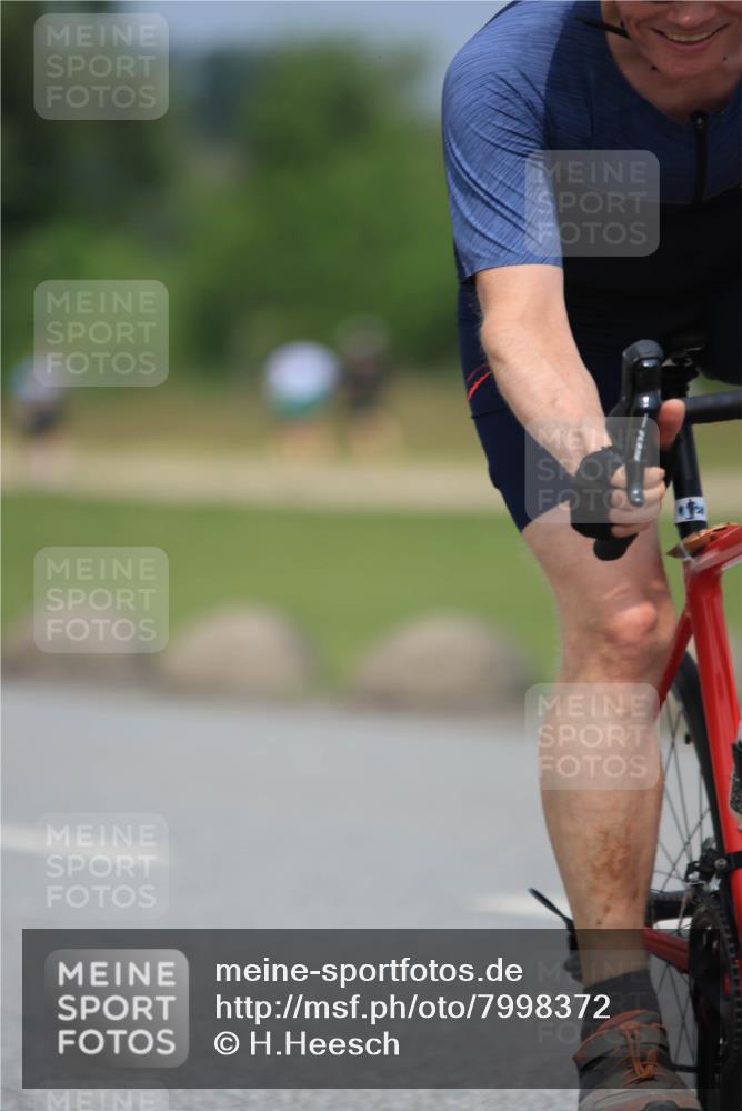 21.06.2025 - 27. Vierlanden-Triathlon H.Heesch http://msf.ph/oto/7998372 15.06.2025 12:28:07 Radfahren 845, 857, 892 meine-sportfotos.de