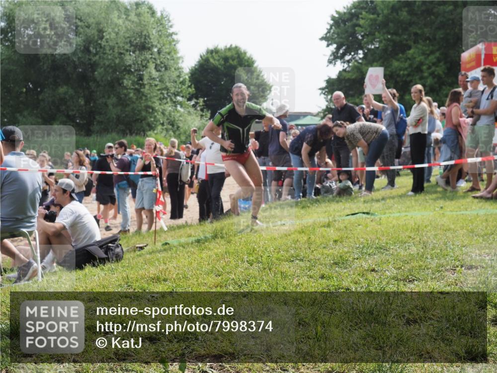 15.06.2025 - 27. Vierlanden-Triathlon KatJ http://msf.ph/oto/7998374 15.06.2025 09:56:07 Schwimmen 268, 277, 285, 308, 310, 312, 357 meine-sportfotos.de