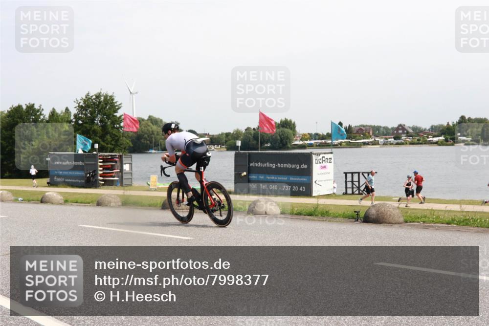21.06.2025 - 27. Vierlanden-Triathlon H.Heesch http://msf.ph/oto/7998377 15.06.2025 11:36:17 Radfahren 651, 702, 725, 764 meine-sportfotos.de