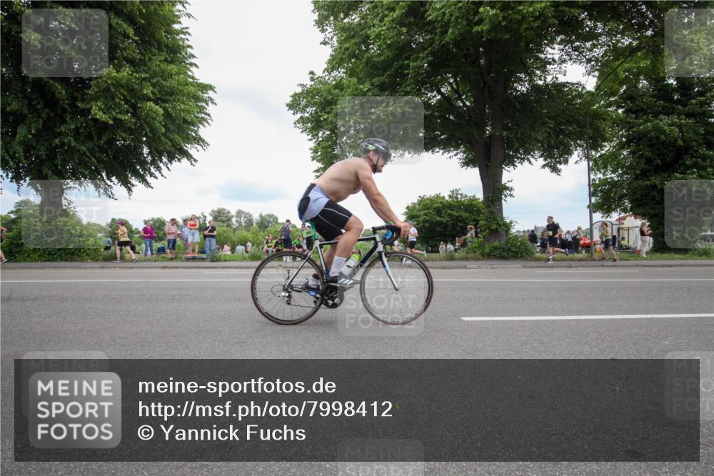 15.06.2025 - 7 Türme Triathlon Yannick Fuchs http://msf.ph/oto/7998412 15.06.2025 13:56:22 Radfahren 393 meine-sportfotos.de
