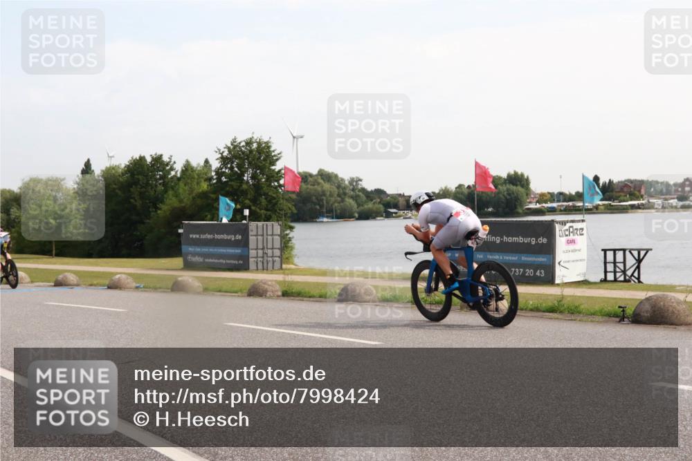 15.06.2025 - 27. Vierlanden-Triathlon H.Heesch http://msf.ph/oto/7998424 15.06.2025 09:49:29 Radfahren 27, 39, 54 meine-sportfotos.de