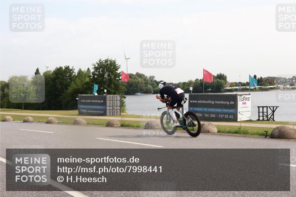 15.06.2025 - 27. Vierlanden-Triathlon H.Heesch http://msf.ph/oto/7998441 15.06.2025 09:49:34 Radfahren 27, 39, 54, 168 meine-sportfotos.de