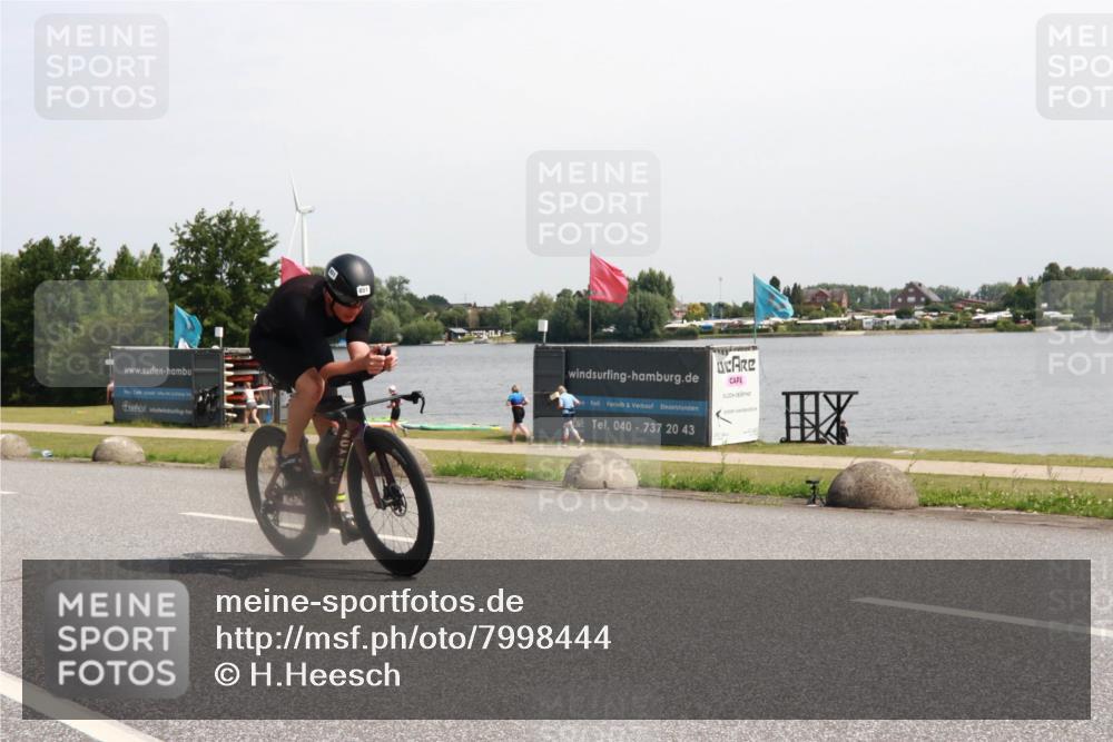 21.06.2025 - 27. Vierlanden-Triathlon H.Heesch http://msf.ph/oto/7998444 15.06.2025 11:36:40 Radfahren 23, 639, 697, 851 meine-sportfotos.de