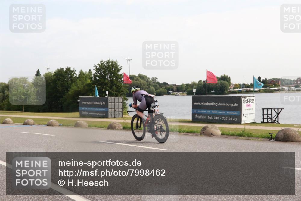 15.06.2025 - 27. Vierlanden-Triathlon H.Heesch http://msf.ph/oto/7998462 15.06.2025 09:49:56 Radfahren 216 meine-sportfotos.de