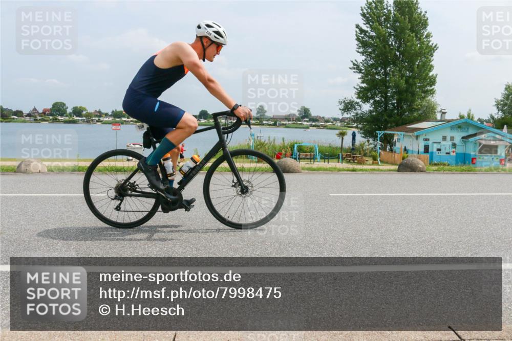 21.06.2025 - 27. Vierlanden-Triathlon H.Heesch http://msf.ph/oto/7998475 15.06.2025 12:30:44 Radfahren 739, 952 meine-sportfotos.de
