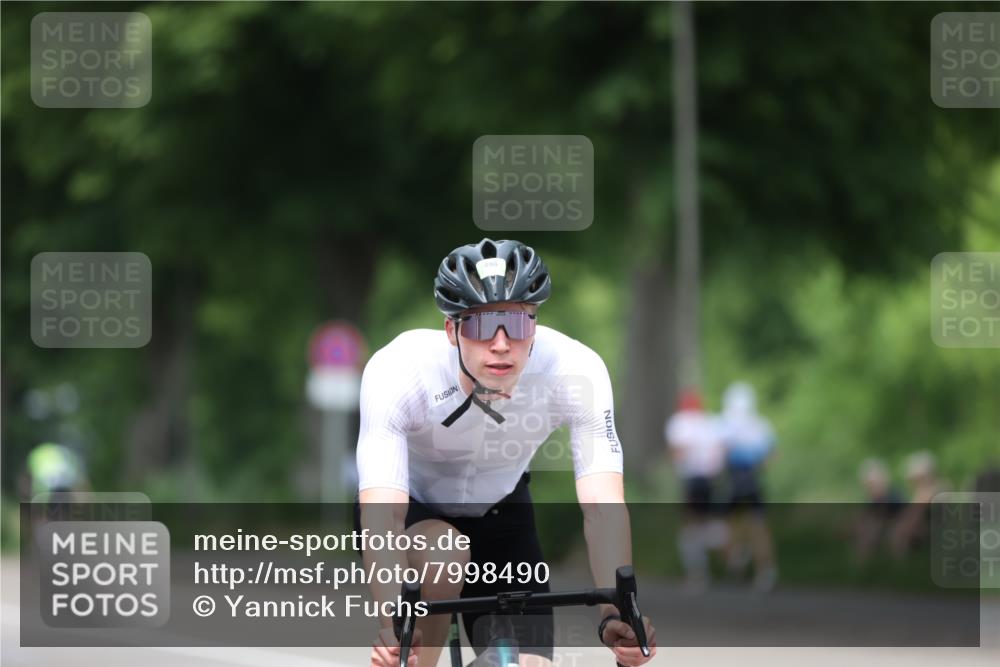 15.06.2025 - 7 Türme Triathlon Yannick Fuchs http://msf.ph/oto/7998490 15.06.2025 13:13:16 Radfahren 276, 304, 381, 496, 517, 547, 711, 841, 1041 meine-sportfotos.de