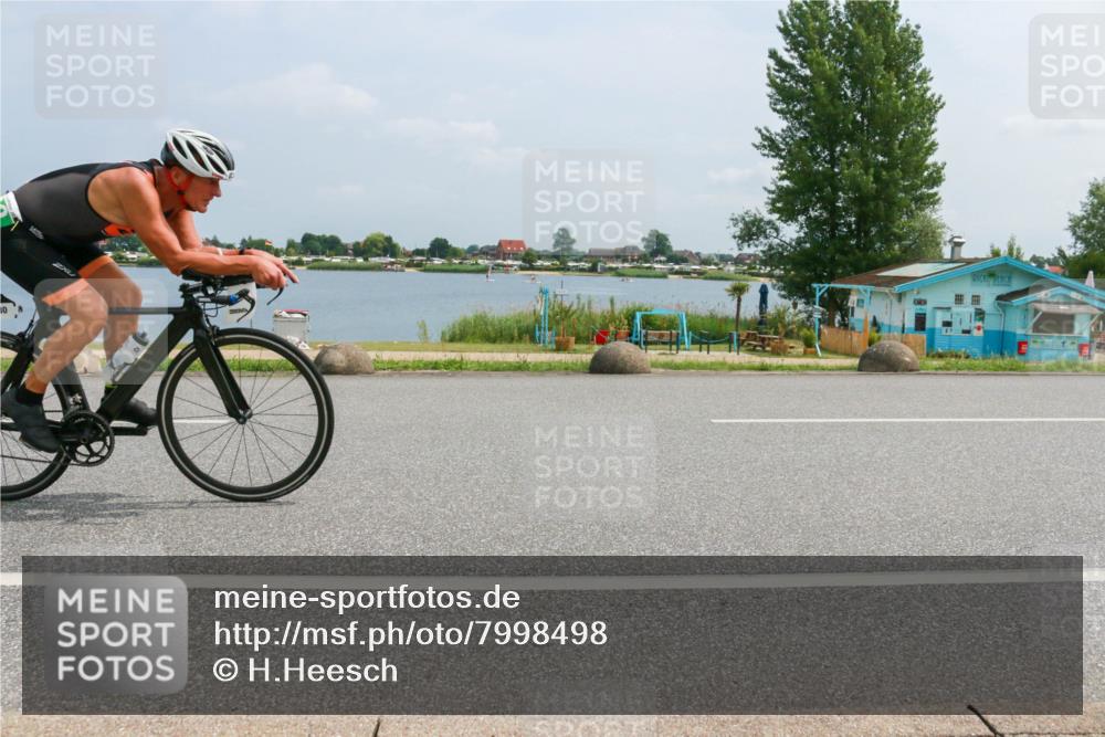 21.06.2025 - 27. Vierlanden-Triathlon H.Heesch http://msf.ph/oto/7998498 15.06.2025 12:30:54 Radfahren 830, 1049, 1050, 1051, 1052 meine-sportfotos.de