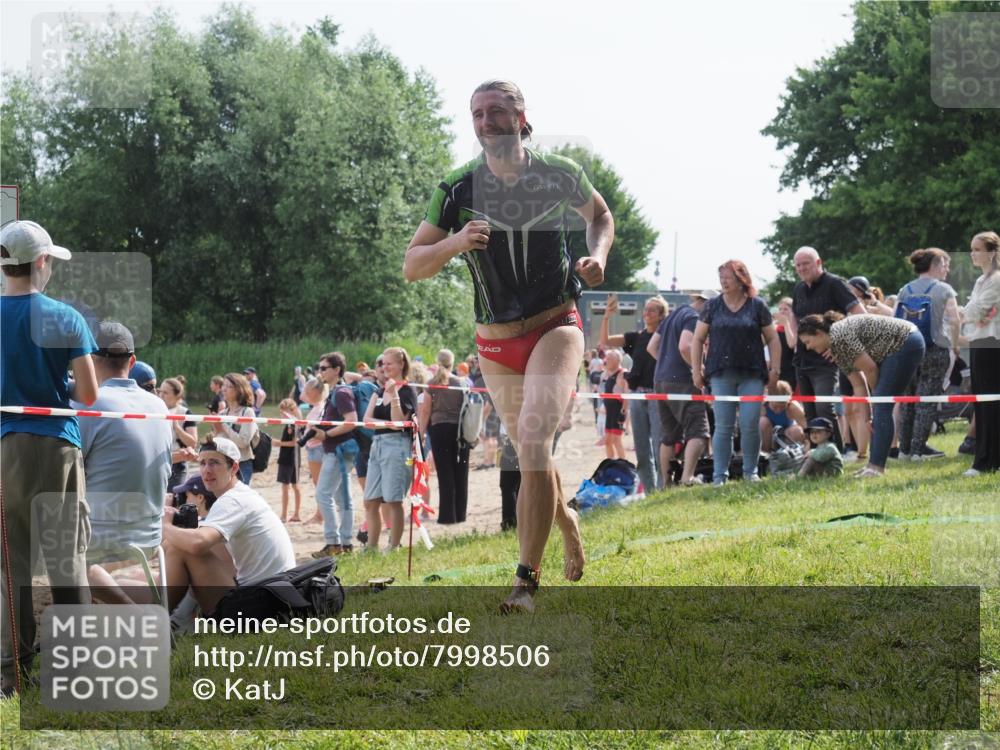 15.06.2025 - 27. Vierlanden-Triathlon KatJ http://msf.ph/oto/7998506 15.06.2025 09:56:09 Schwimmen 268, 277, 285, 310, 312, 349, 357 meine-sportfotos.de
