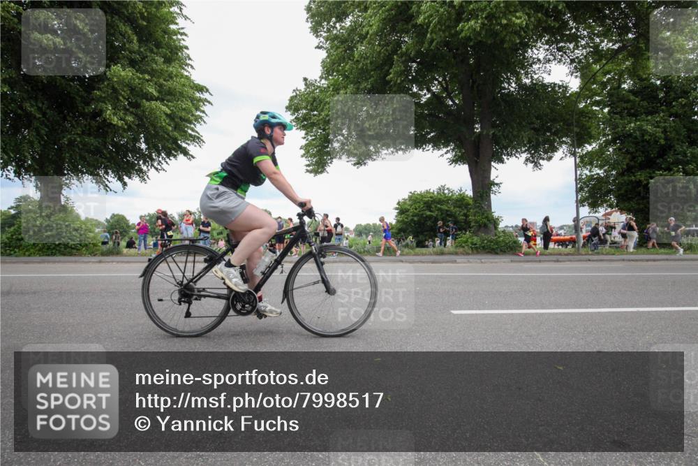 15.06.2025 - 7 Türme Triathlon Yannick Fuchs http://msf.ph/oto/7998517 15.06.2025 13:57:09 Radfahren 808 meine-sportfotos.de