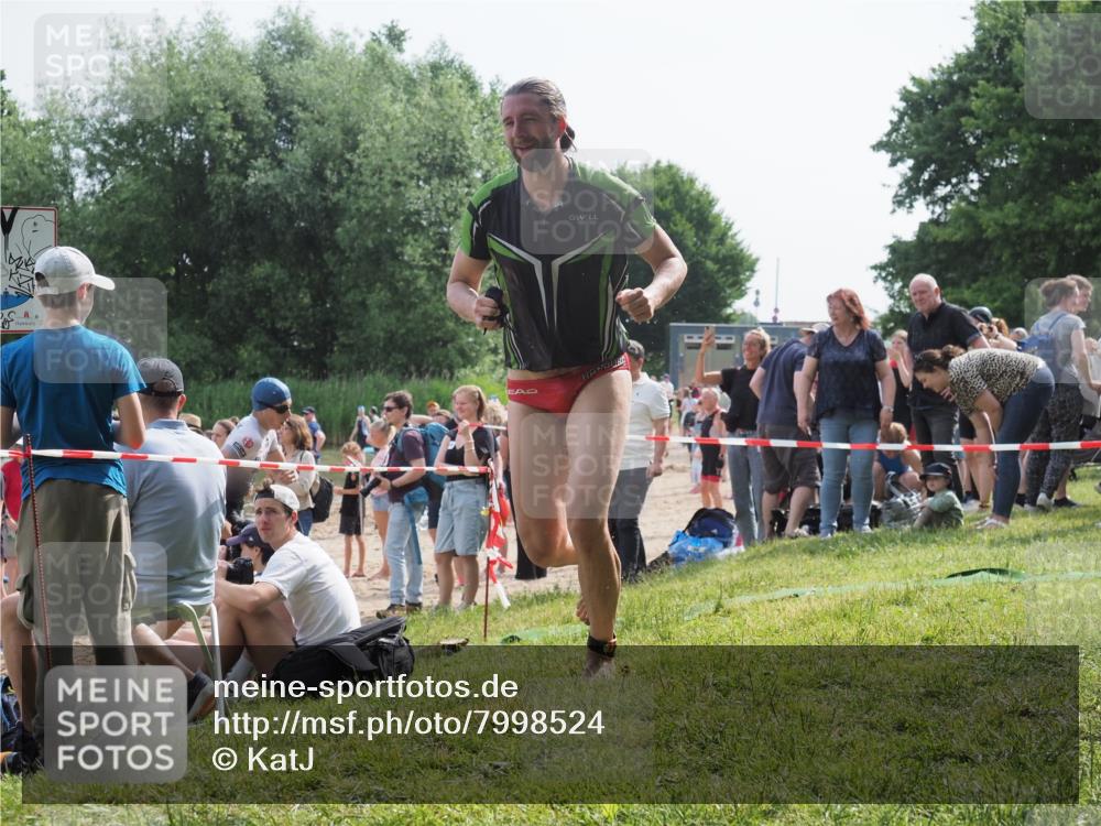 15.06.2025 - 27. Vierlanden-Triathlon KatJ http://msf.ph/oto/7998524 15.06.2025 09:56:09 Schwimmen 268, 277, 285, 310, 312, 349, 357 meine-sportfotos.de