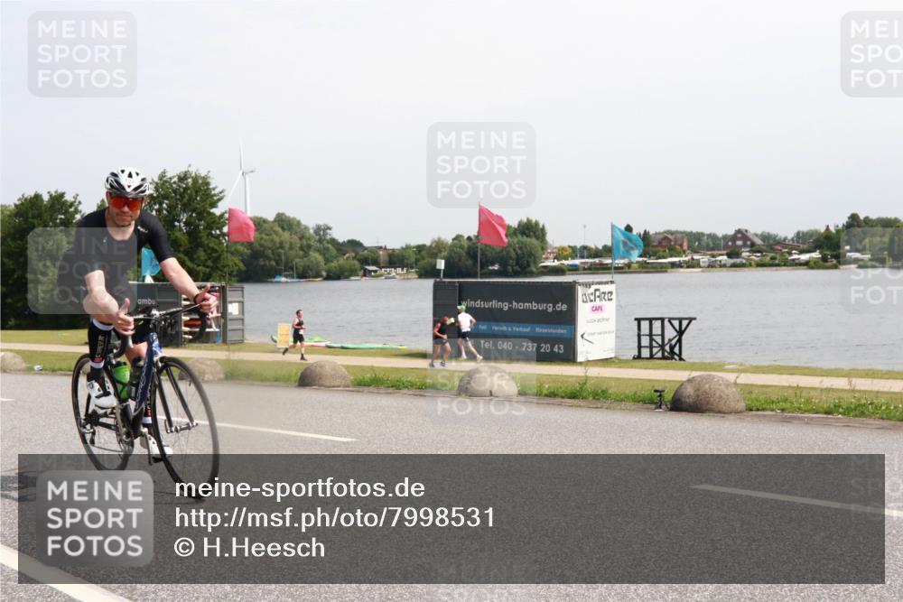 21.06.2025 - 27. Vierlanden-Triathlon H.Heesch http://msf.ph/oto/7998531 15.06.2025 11:36:55 Radfahren 123, 688 meine-sportfotos.de