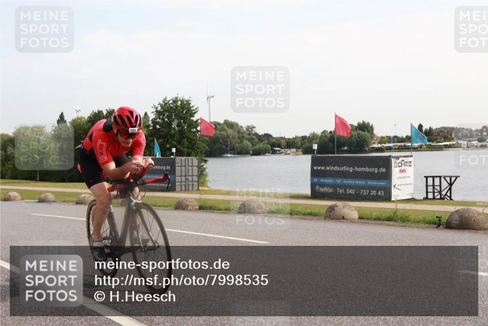 15.06.2025 - 27. Vierlanden-Triathlon H.Heesch http://msf.ph/oto/7998535 15.06.2025 09:51:01 Radfahren 20, 35, 165, 210 meine-sportfotos.de