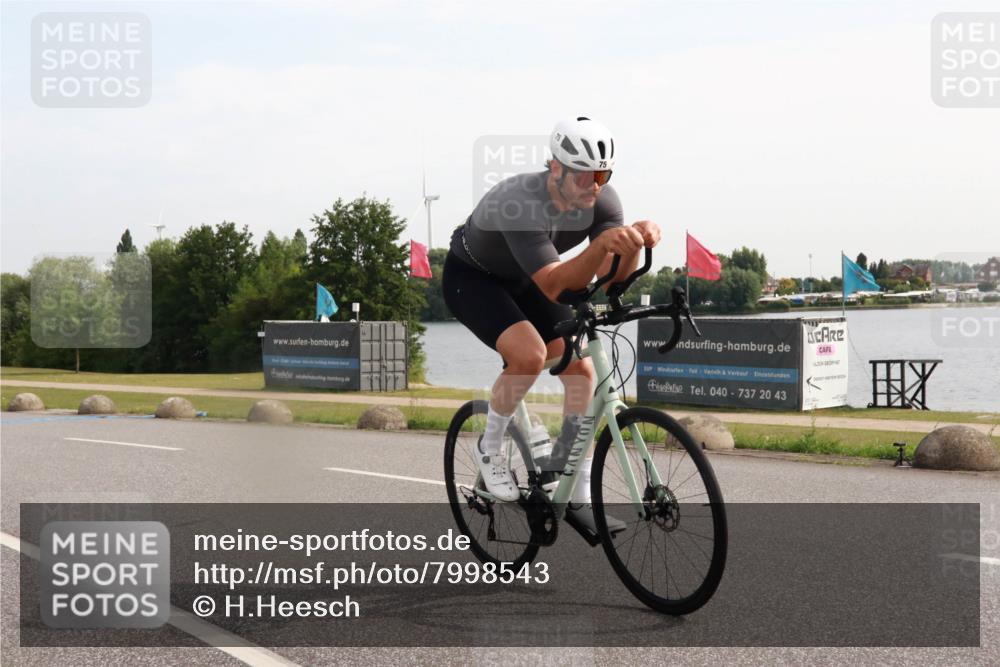 15.06.2025 - 27. Vierlanden-Triathlon H.Heesch http://msf.ph/oto/7998543 15.06.2025 09:51:13 Radfahren 75 meine-sportfotos.de