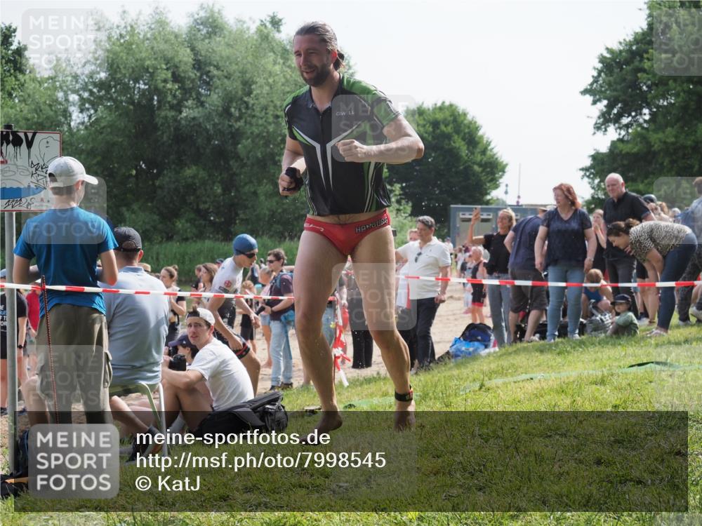 15.06.2025 - 27. Vierlanden-Triathlon KatJ http://msf.ph/oto/7998545 15.06.2025 09:56:09 Schwimmen 268, 277, 285, 310, 312, 349, 357 meine-sportfotos.de