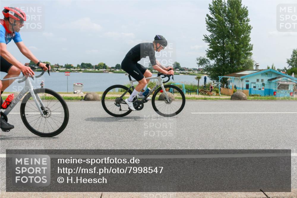 21.06.2025 - 27. Vierlanden-Triathlon H.Heesch http://msf.ph/oto/7998547 15.06.2025 12:30:59 Radfahren 791, 970 meine-sportfotos.de